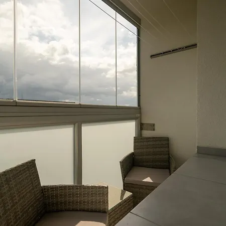 Klid U Lesa 15 Min Od Centra Apartment